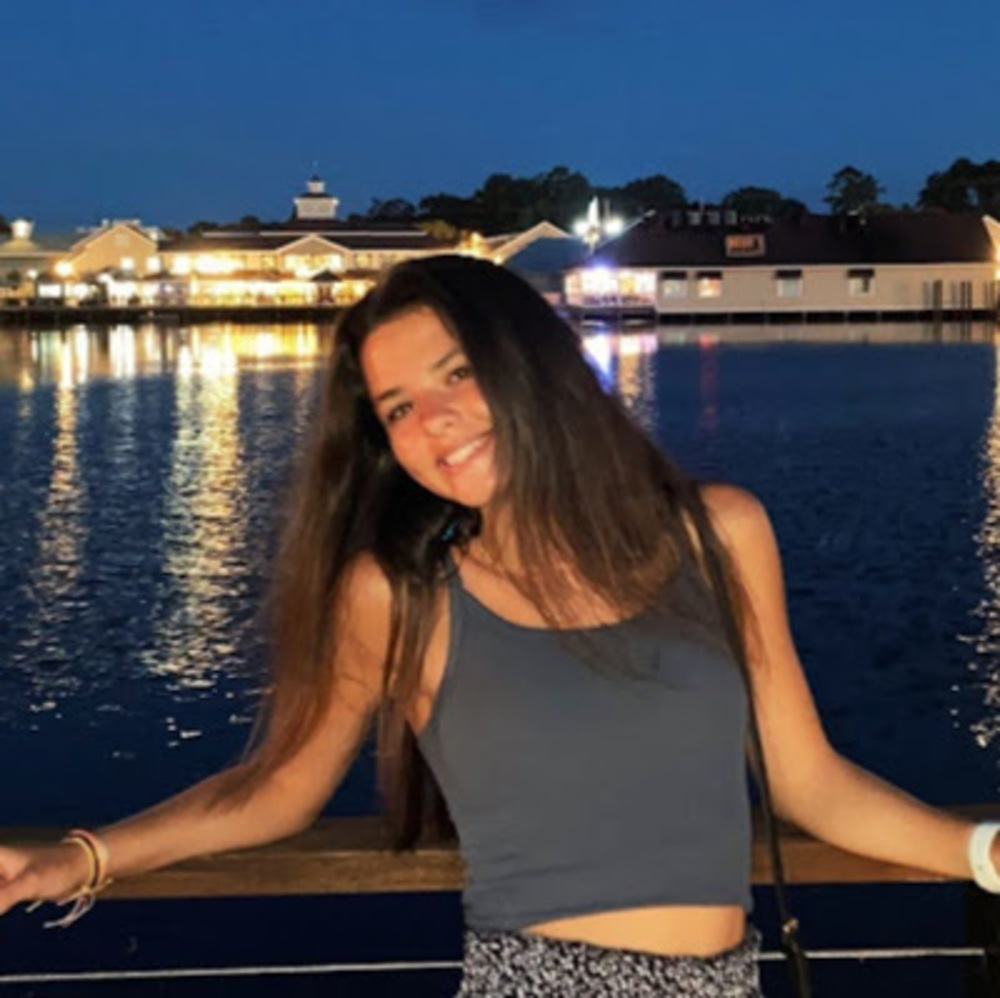 Meet your Posher, Lina